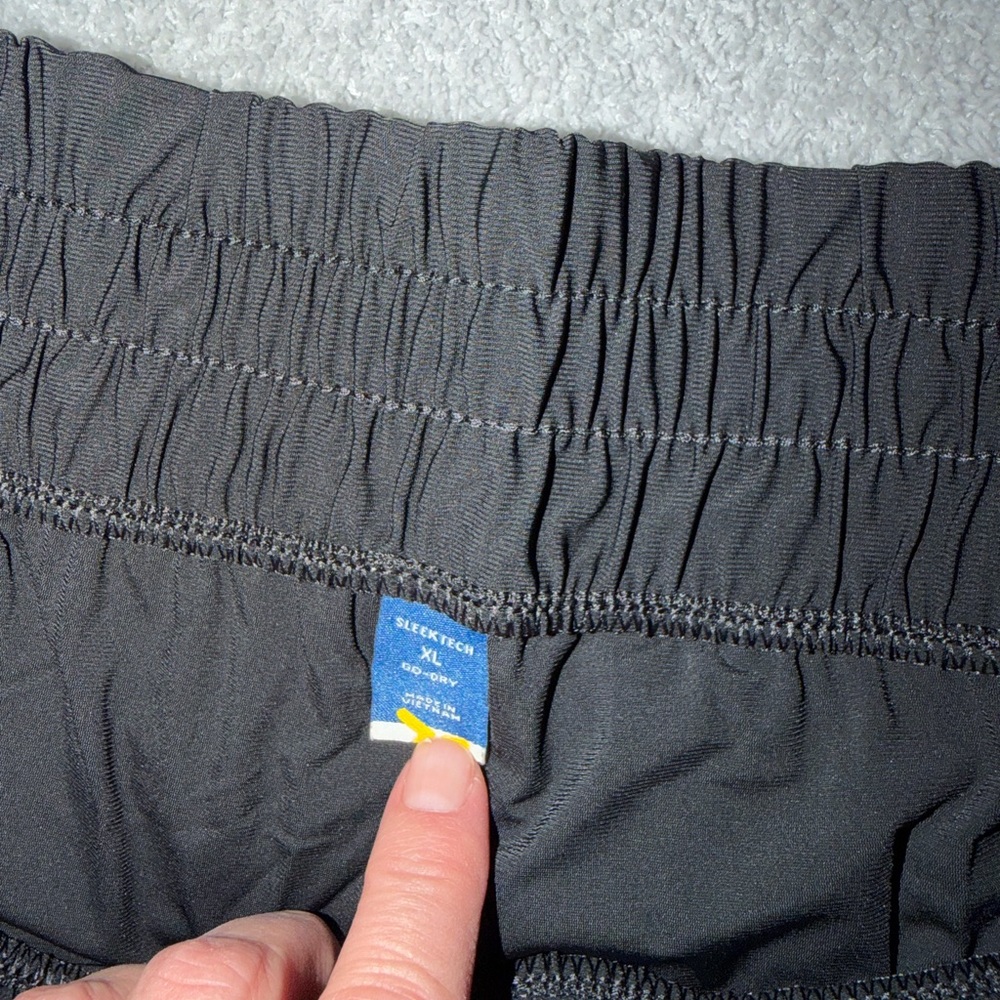 Old navy cargo nylon sleek tech pants women’s XL - Picture 3 of 4